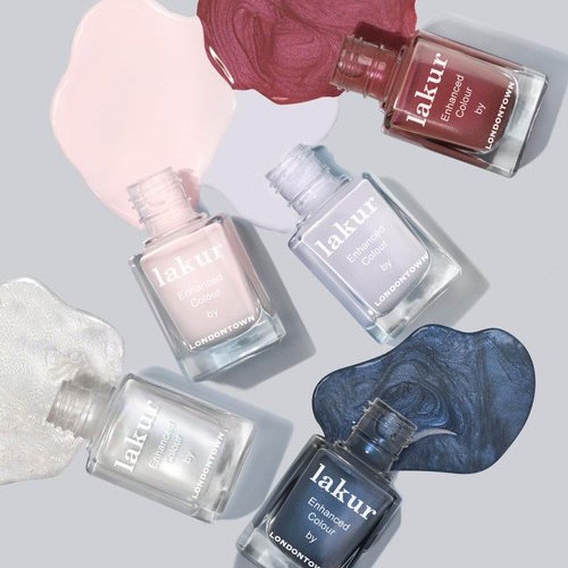LONDONTOWN lakur Nail Polish - Chip-Resistant, Non-Toxic, Conditions & Hydrates Nails Glossy Flushed Red Chrome, Slopeside, .40 fl oz