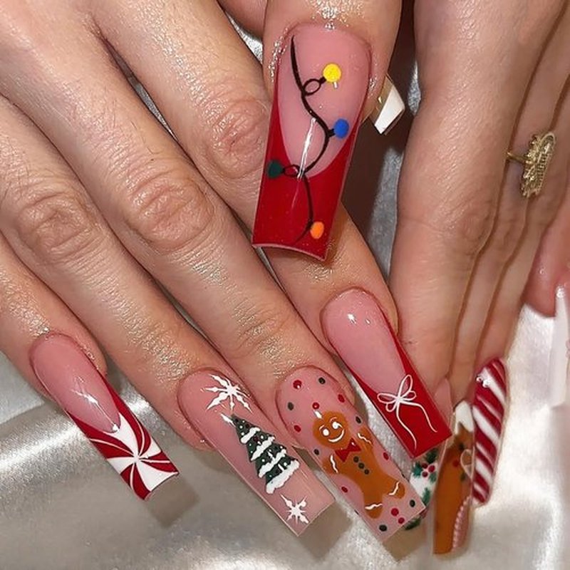 Christmas Press on Nails Long Square Fake Nails French Tip False Nails with Xmas Tree Lights Candy Holly Designs Winter Acrylic Nail Cute Gingerbread Man Glue on Nails for Women Holiday Manicure 24Pcs