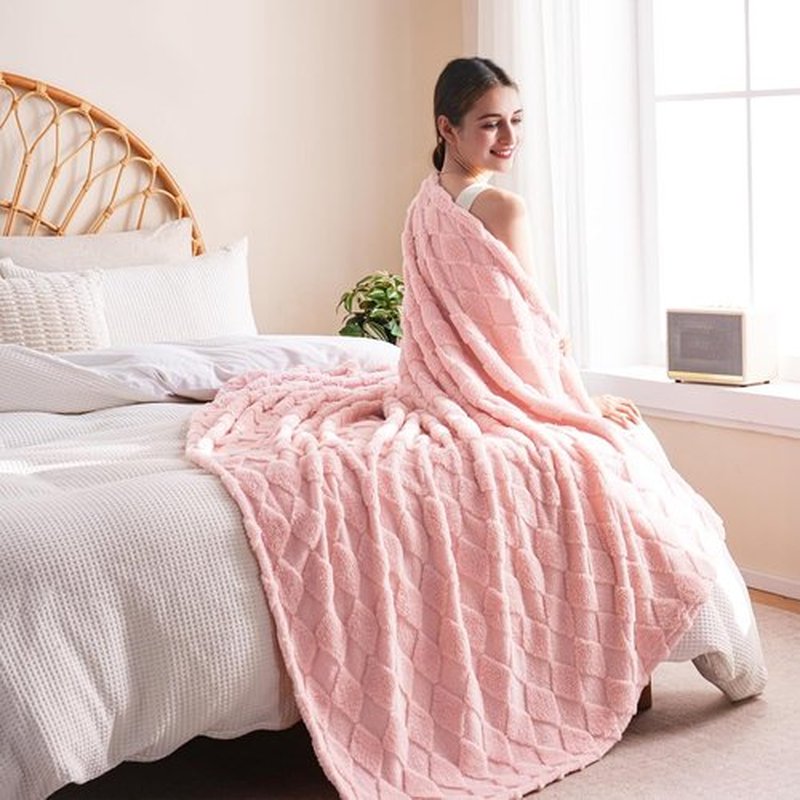Skiennix Pink Throw Blanket - Cozy Lightweight Fleece for Couch & Sofa | 50x60 Inches, Diamond Checkered Pattern