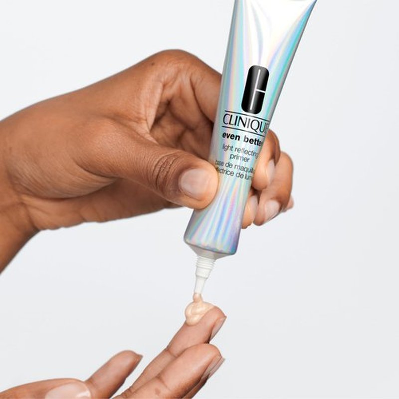 Clinique Even Better Light Reflecting Face Primer With Vitamin C + Hyaluronic Acid For All Skin Types | Hydrating, Lightweight + Illuminating Finish, 1 Fl Oz