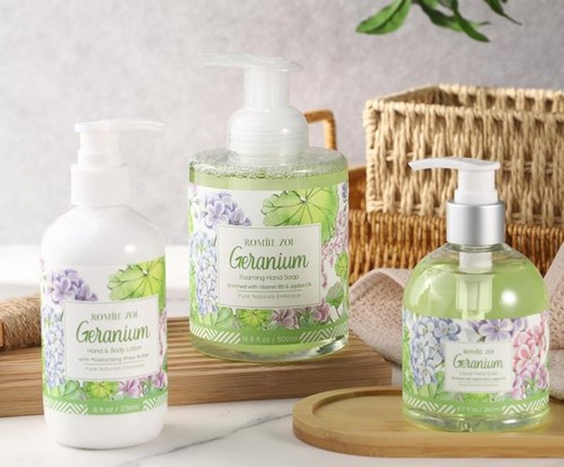 ROMIIE ZOI Daily Hand & Body Lotion - Moisturizing Shea Butter with Geranium - 236 ML / 8 FL OZ