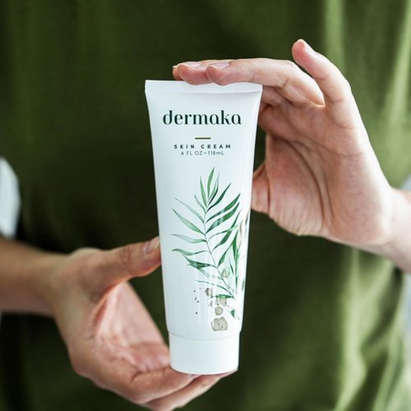 Dermaka Arnica Skin Care Cream - Moisturizing Botanical Formula with Arnica Montana & Vitamins A & E | 4 oz Gentle Hydrating Cream for Face & Body