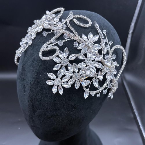 Aoityis Rhinestone Bride Headband, Wedding Headpiece for Brides, Bridal Hair Accessories(Silver)
