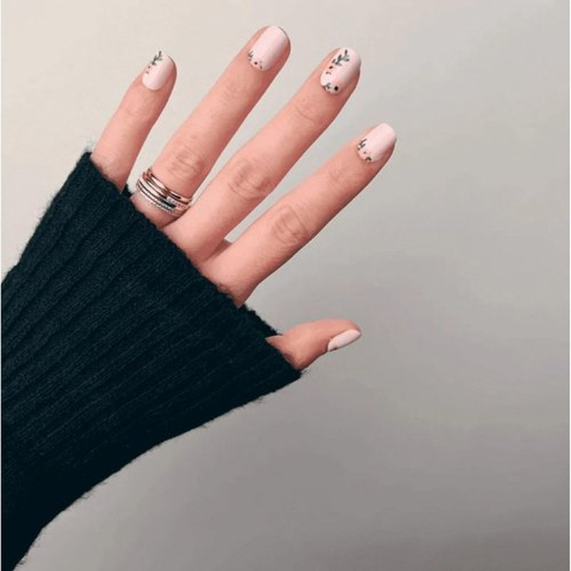 Olive & June Instant Mani Press On Nails (Glue), 42 Fake Nails, 21 Sizes Non-Toxic, Long-Lasting Recycled Materials Realistic Look (Wild Flower)