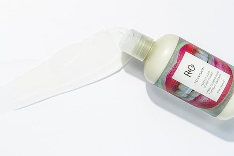 R+Co TELEVISION Perfect Hair Conditioner - Hydrating & Smoothing Formula for All Hair Types, Adds Shine & Softness