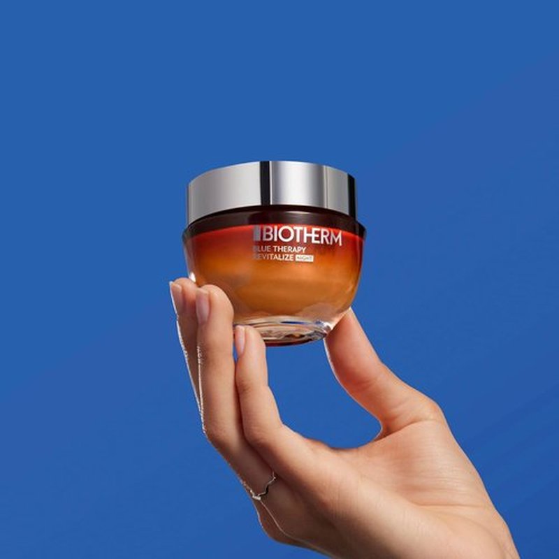 Biotherm Blue Therapy Night Cream - Revitalizing Anti-Aging Formula with Amber Algae for Dehydrated Skin | 1.7 Fl. Oz.
