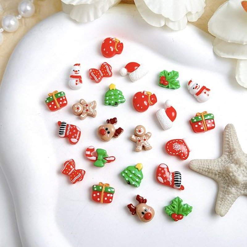 40Pcs Christmas Nail Charms Mixed 3D Nail Art Craft Resin Charms Cute Nail Design Xmas Nail Charms and Gems Snowflake Christmas Tree Snowman Elk Gingerbread Man Nail Accessories for Women DIY Manicure