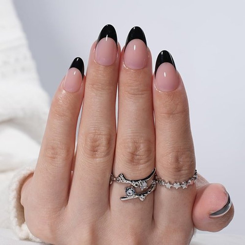 Black French Tip Press On Nails - Black Short Almond Fake Nails, French Tip Press On Nails Reusable Stick On Nails in 16 Sizes, 32pcs False Nail Kit for Women & Girls