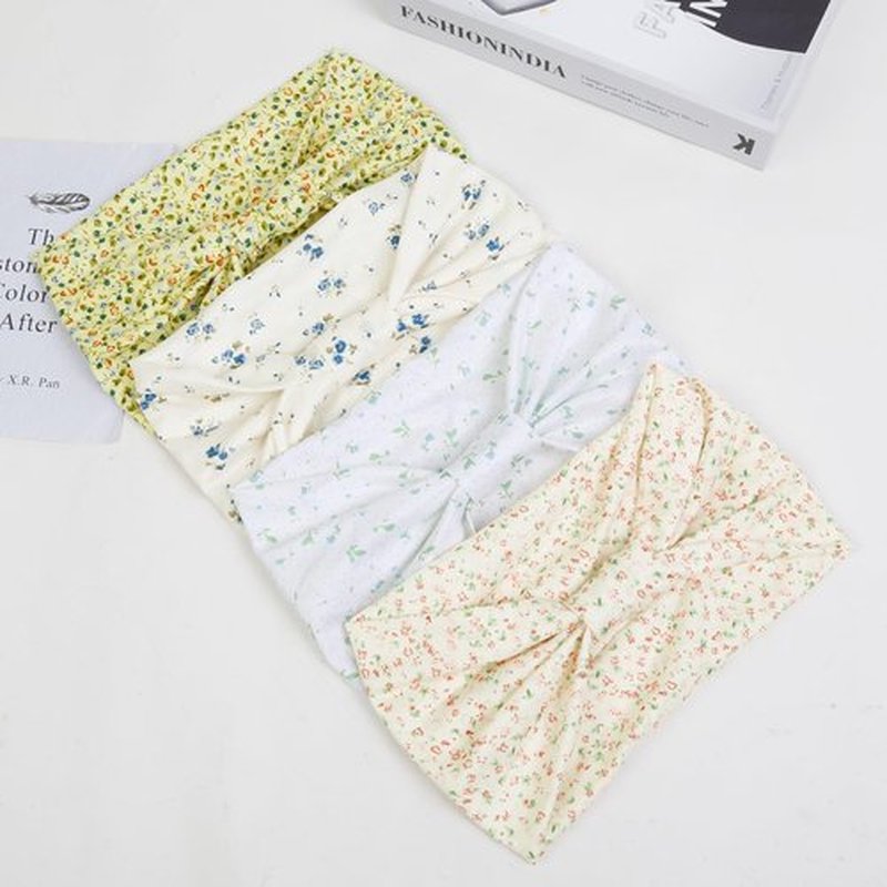 4 Packs Wide Headbands for Women Knotted Non Slip Fashion Cute Floral Printed Head Bands for Women’s Hair Large African Bandana Boho Hairbands Yoga Running Sports Workout Thick Turban Hair Accessories
