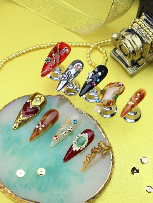 RDNTBEU Press on Nails Retro Medium Almond 3D Fake Nails Reusable Luxury Handmade False Nails with Design GEM Charms Gold Snake,Press ons Muti-Layer Acrylic Handmade Nails for Wome Manicure(Size S)