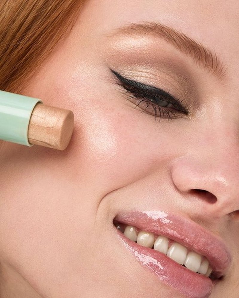 KIKO Milano Creamy Touch Highlighter Stick - Radiant Glow in Shade 01 | Easy Application