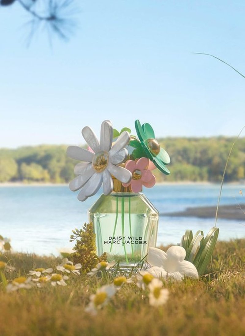 Marc Jacobs Daisy Wild Eau de Parfum - Floral Women's Fragrance with Banana Blossom & Jasmine - 3.4 oz