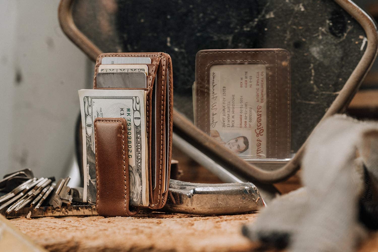 House of Jack Co. Carryall Men's Slim Money Clip Wallet, Super Strong Magnetic Clip Holds 15+ Bills, Full Grain Leather Slim Front Pocket Wallet, 9 Card Holder, Gift for Men, Tan