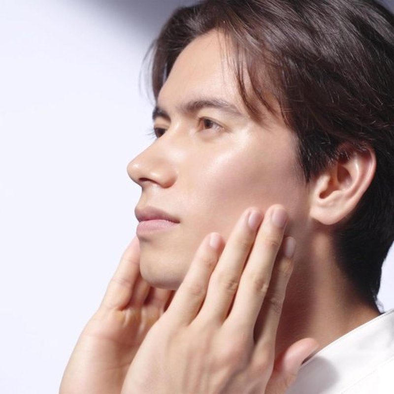 Shiseido Men Hydrating Lotion - 12-Hour Hydration for All Skin Types - 5 oz - Non-Comedogenic & Paraben Free