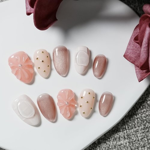 Tesytto Nude Pink Press on Nails Short Almond Cat Eye Fake Nails with 3D Sleek Water Drop Design Glossy Finish Glitter Full Cover Acrylic Nails (Ice Flowers, M)