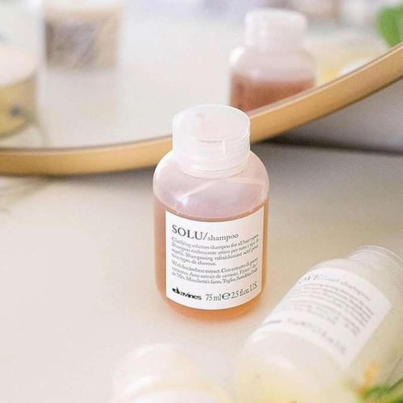 Davines SOLU Shampoo - Clarifying Formula for Residue Removal | Refreshing Scalp & Shiny, Soft Hair