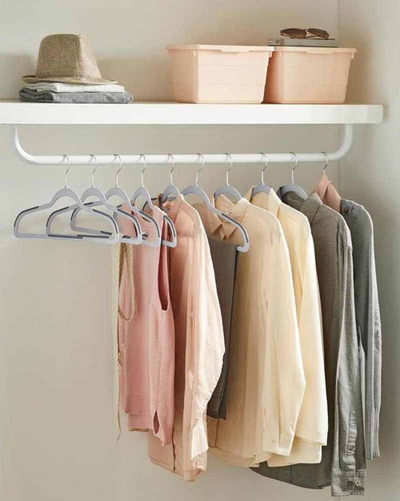SONGMICS Plastic Coat Hangers - Space-Saving Design, Pack of 50, Light Gray & Dark Gray