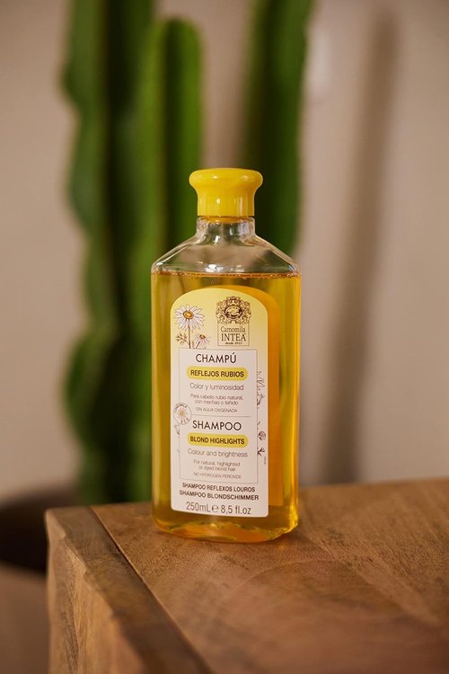 Intea Chamomile Shampoo - Brightening Formula for Blonde Hair - Non-Ammonia, Easy Application - 8.5oz