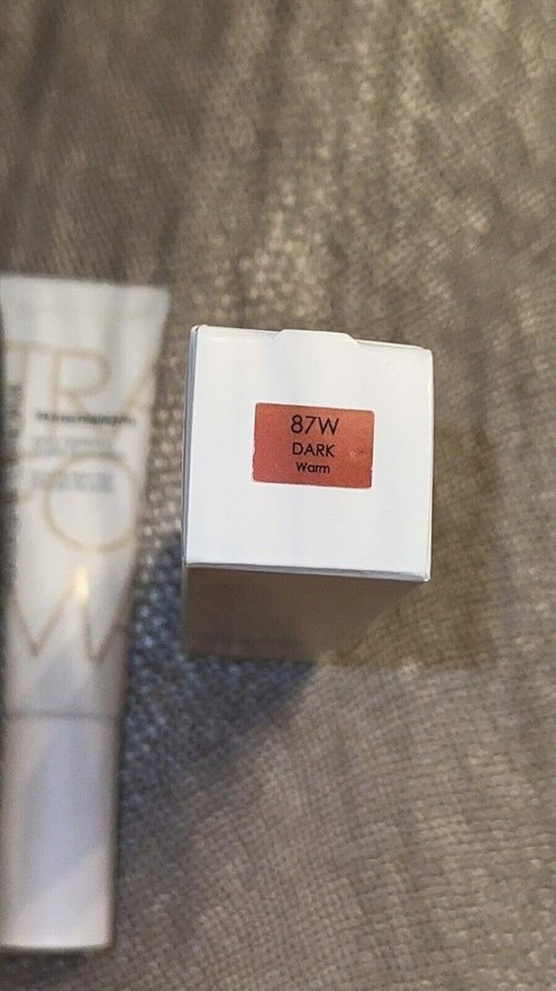 Natasha Denona Transformatte Pore Vanishing Matte Foundation - Flawless Finish, Shade #87W