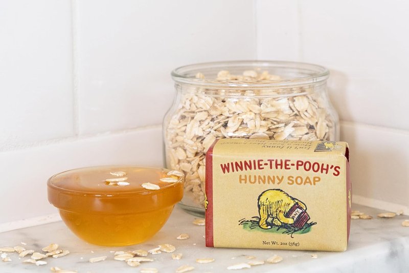 Unemployed Philosophers Guild Hunny Soap - Pooh Bear Themed, Made in USA, 2oz Travel Size Bar