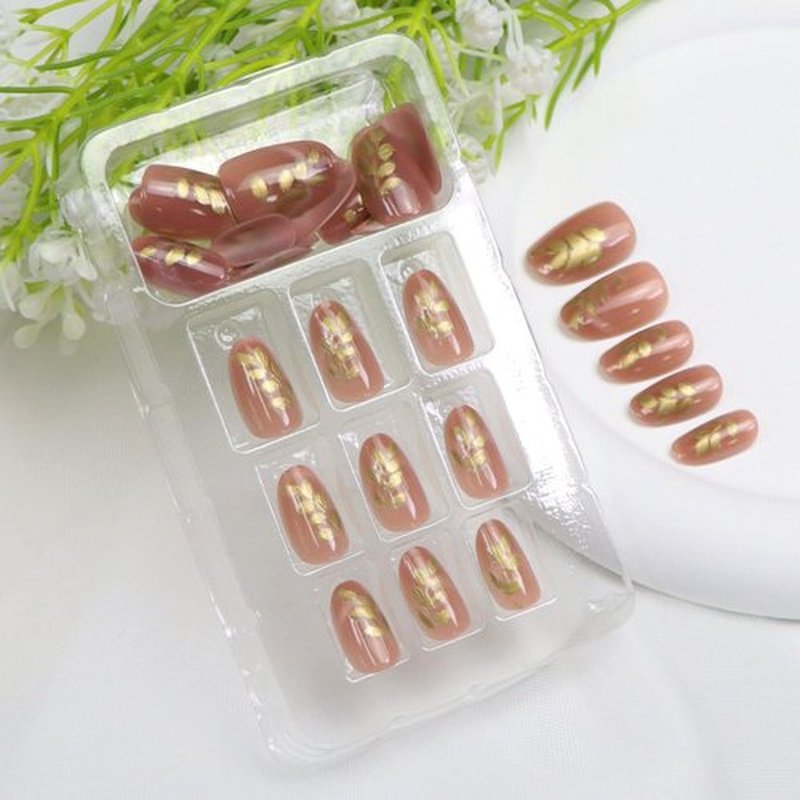 Short Press on Nails Oval Fake Nails with Golden Leaves Designs Cat Eyes Nails Press ons Fall False Nails for Women 24Pcs