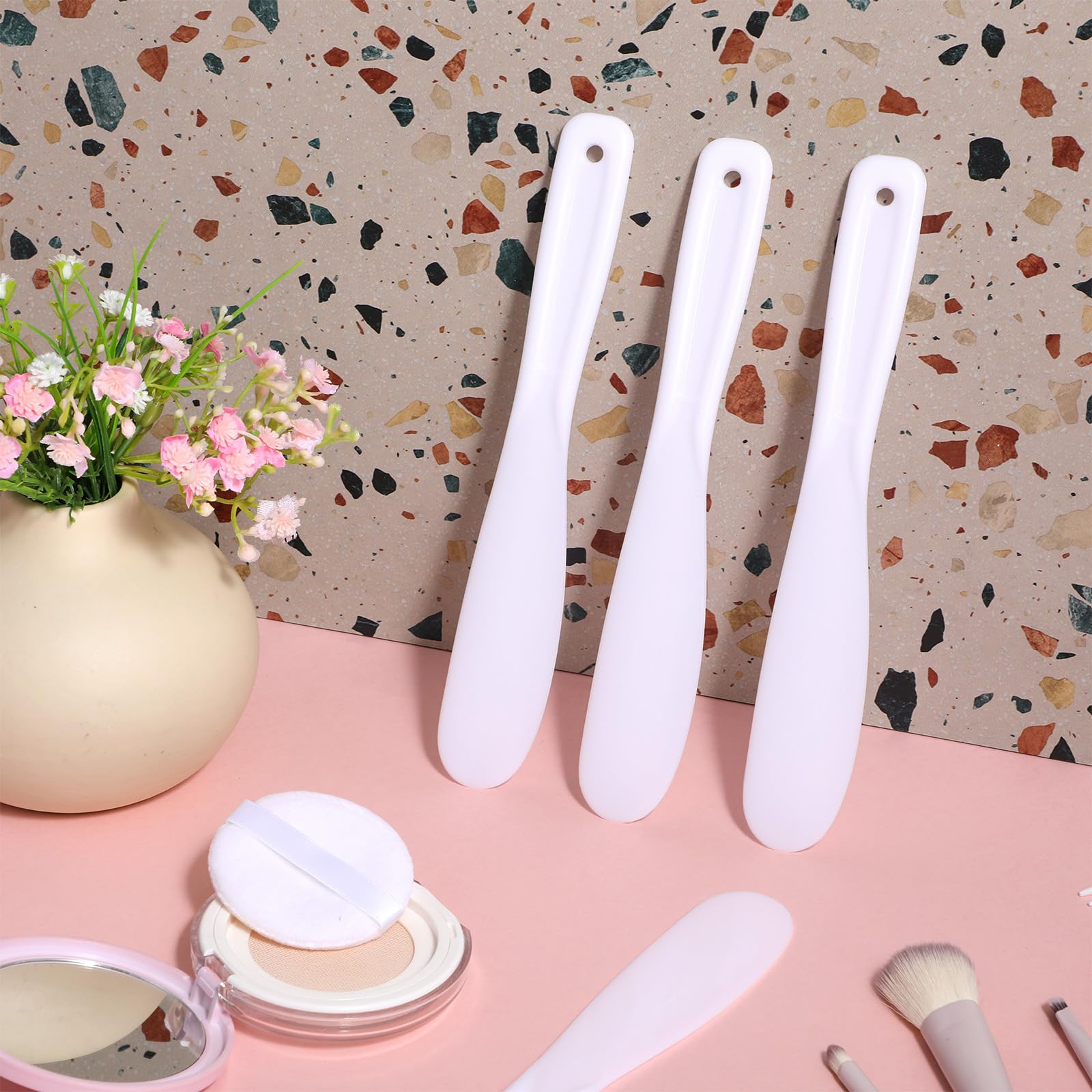 Xelsluthe 10 Pcs Cosmetic Spatula Plastic Face Cream Spatula Mask Lotion Applicator Tool Disposable Spatulas for Face Mask Skin Care