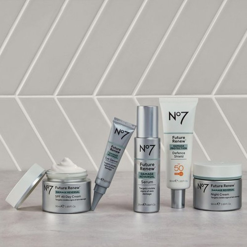 No7 Future Renew Defense Shield - Oil Free Facial Moisturizer & Sunscreen for Face with SPF 50 - Invisible & Lightweight Face Lotion with Peptides & UV Protection (1.69 fl oz)