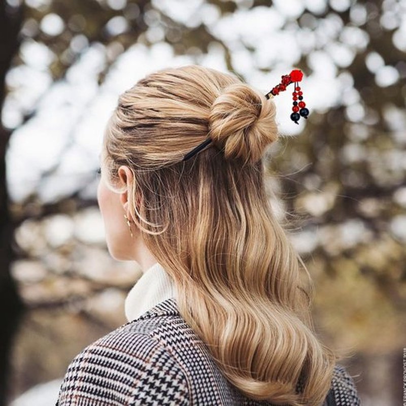 4 PACK Chinese Hair Chopsticks for Women, Wooden Hair Accessories, Japanese Hair Stick, Retro Tassel Retro Handmade Hairpins Flower Tassel Hair Chopsticks for Long Hair