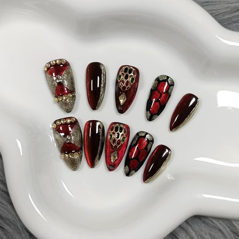 TENPAL 10Pcs Handmade Press On Nails Almond,Gothic Siren Fake Nails with Dramatic Cat Eye & Crimson Glow,Edgy Red & Black Glue on Nail Set with Tools,Glossy Vampy Nails for Concerts Night Events(M)
