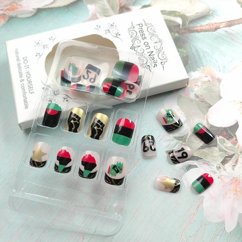 BMKKOT Juneteenth Press on Nails Short Fake Nails Black Liberation History Day Design Glue on Nails 19th of June French Tip False Nails Square Acrylic Nails for Women Juneteenth Nails Decoration 24Pcs