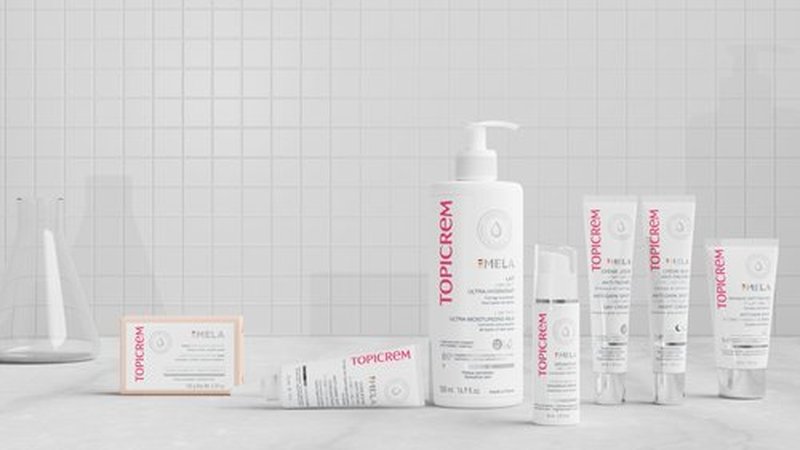 GIGATEMP Topicrem - Mela, Lait Unifiant Ultra Hydratant Corps - Hydrate 24h, Unifie le Teint, Corrige et Prévient l’Apparition des Taches Texture Onctueuse Peaux Sensibles Nouvelle Formule 500ml