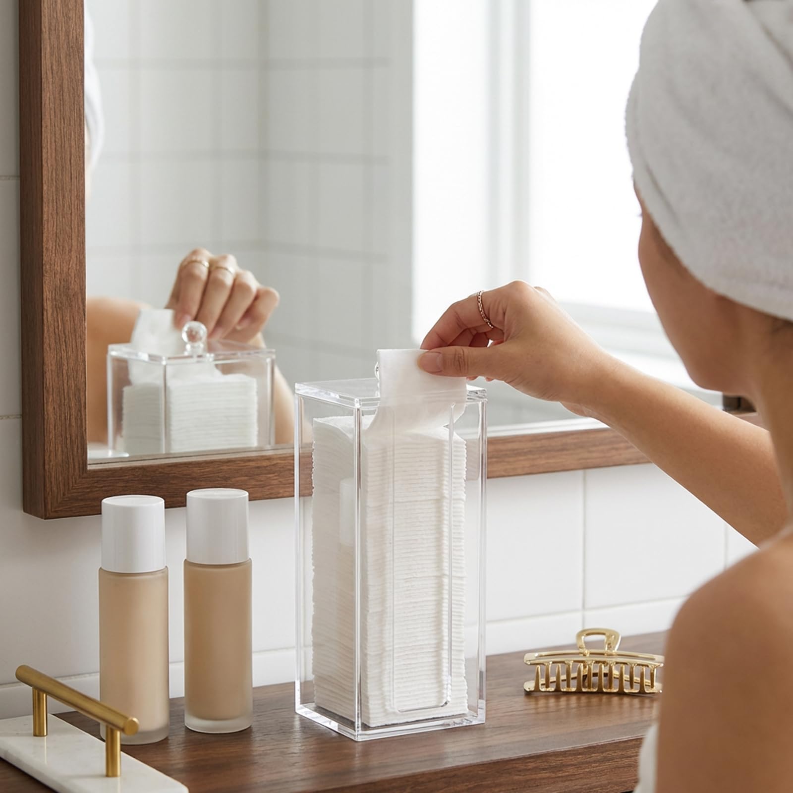 JHJFRAWY Acrylic Clean Pad Storage Box for Clean Skin Club, Cotton Pad Dispenser, Square Rounds Cotton Pad Holder (Pad Not Included) - Vertical with Lid