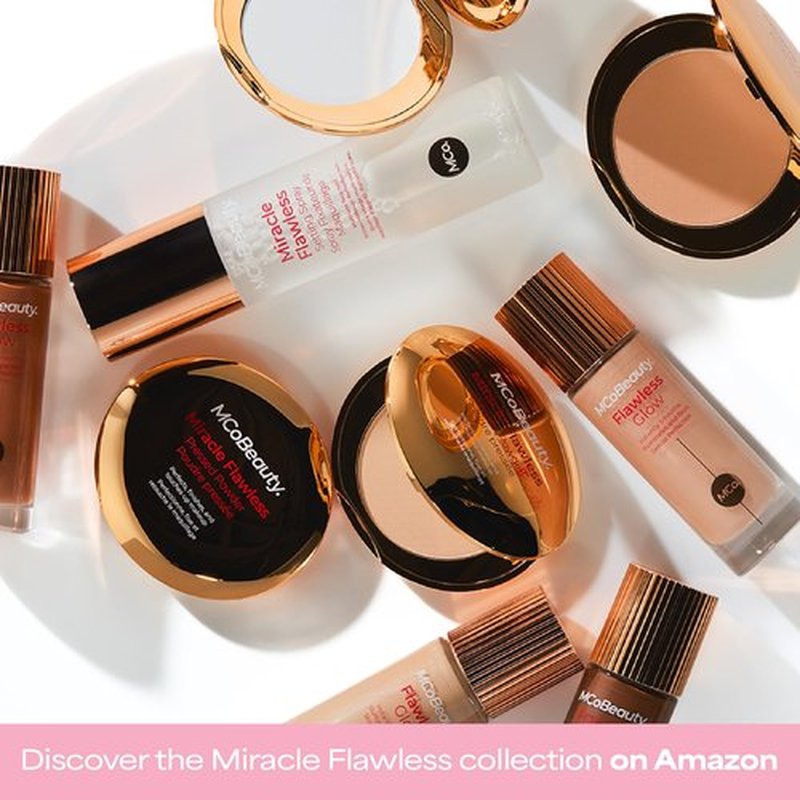 MCoBeauty - Miracle Flawless Pressed Powder - 3 Medium Warm Shade - Compact Setting Powder with Rose Flower Extract and Sweet Almond Oil - Helps Finish and Refine the Look of Makeup