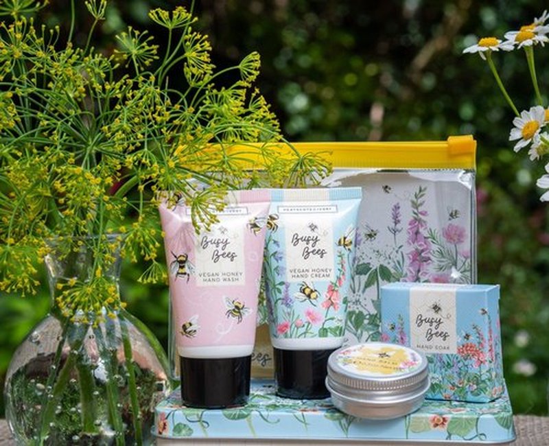 Heathcote & Ivory Busy Bees Vegan Honey Hand Care Set