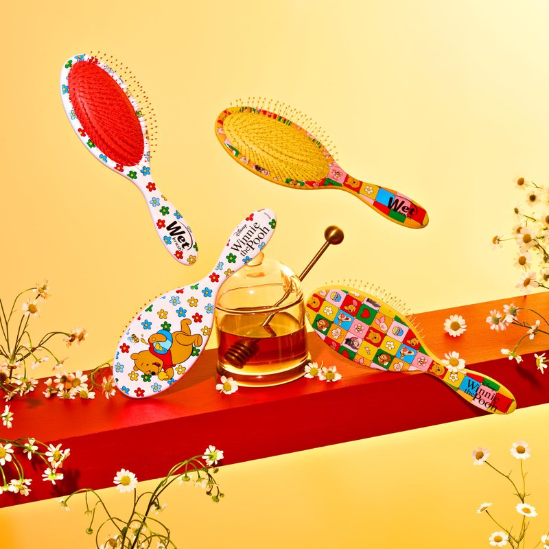 Wet Brush Winnie The Pooh Original Detangler Hair Brush, Soft, Flexible Bristles Gently Detangle All Hair Types, Works on Wet or Dry Strands, Ergonomic Handle, Reduces Breakage, Hunny Pooh
