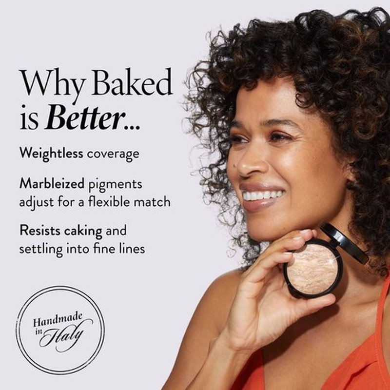 LAURA GELLER NEW YORK Get Glowing Kit (2pc): Baked Balance-n-Glow Illuminating Powder Foundation, Fair + Airbrush Kabuki Makeup Brush