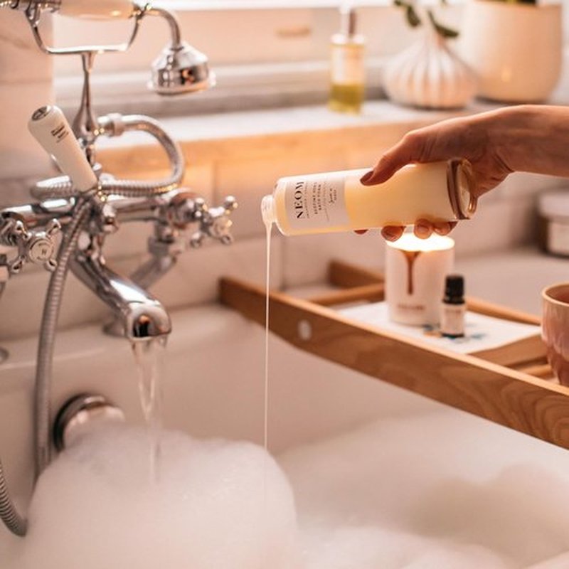 NEOM Perfect Night's Sleep Bath Foam - 100% Natural Lavender & Jasmine | 200ml | Soothing Aloe & Sweet Almond Oil