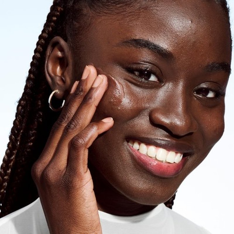 Clinique Even Better Clinical Vitamin Makeup Broad Spectrum SPF 45 With Vitamin C, Vitamin E + Vitamin B3 | Light Coverage + Vibrant Finish, Light Cool 2
