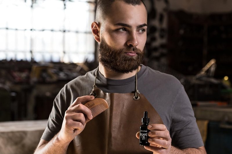 ZilberHaar Beard Oil №1 - Organic Moroccan Argan & Jojoba Oil for Hydration & Growth - 1 oz | Free Beard Comb Included