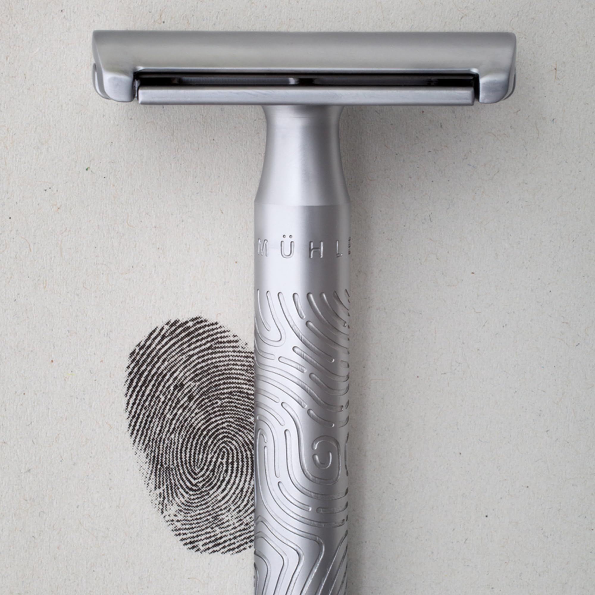 MÜHLE Companion Safety Razor – Women's Double-Edged Body Razor for Shaving, Gentle Use, Suitable for Body, Legs, & Underarms, Longer Handle, Long Lasting Blade