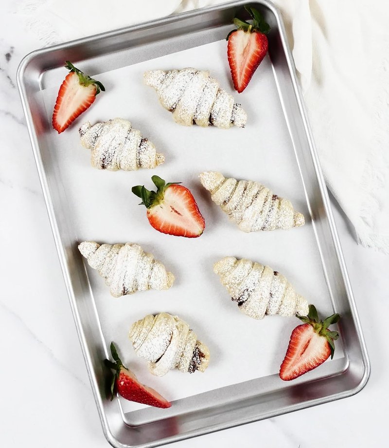 USA Pan Bakeware | Traditional Aluminized Steel Quarter Sheet Baking Pan - Uncoated Design