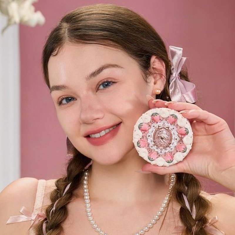 Strawberry Cupid Pressed Powder,All Day Makeup & Setting Backed Powder,Smooth Brighten Oil-Control Compact with Mirror and Puff,Pore Blurring Backed Powder,0.34 oz(01 Soft Lavender)