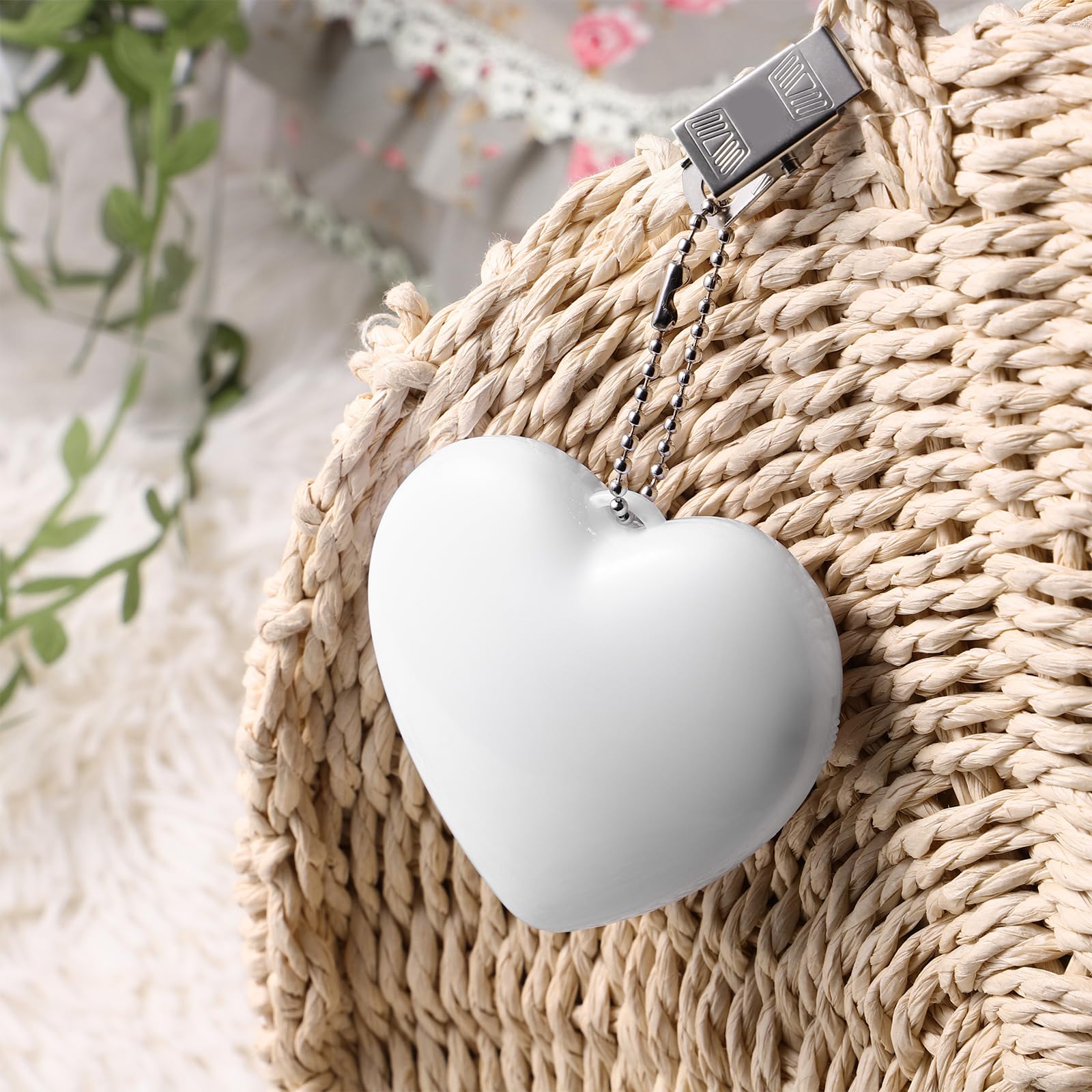 Uonlytech 2Pcs Purse Light Handbag Light Sensor Heart Shape Bag Illuminator Hanging Night Light for Women Ladies Girls …