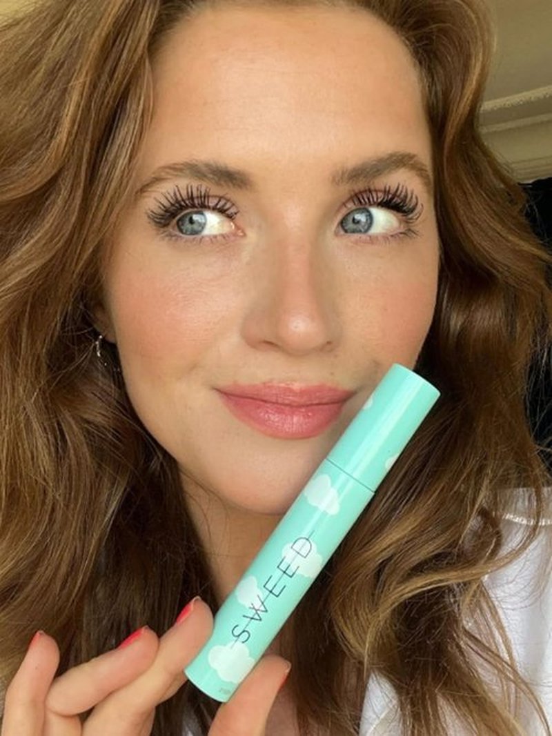 SWEED Cloud Mascara - Flake-Free, Smudge-Proof, Volumizing Formula | Vegan & Cruelty-Free (Black, 0.4 oz | 12 ml)