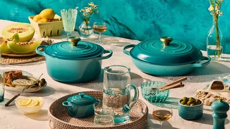 Le Creuset Enameled Cast Iron Dutch Oven - 4.5 Qt. | Riviera Color for Perfect Cooking
