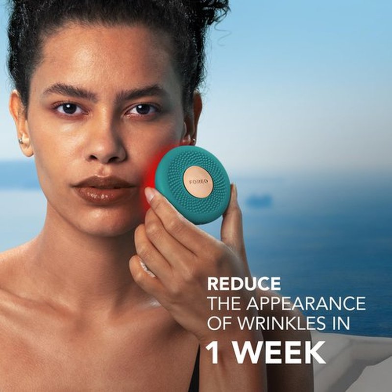 FOREO UFO 3 go Travel-friendly Face Mask Skincare Device - Face Moisturiser - Anti-Aging - Red Light - Warming - Facial Massage - Compact - App-connected - Evergreen