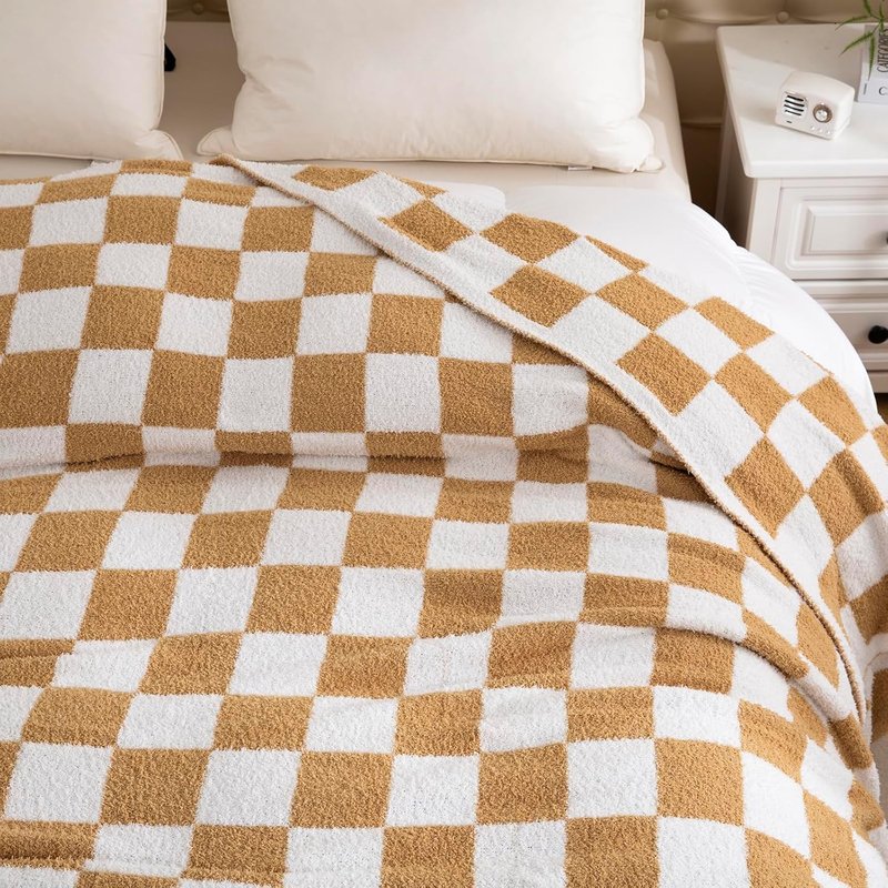 YIRUIO Checkered Knit Throw Blanket - Ultra Soft Reversible Microfiber | Cozy Fluffy Home Decor