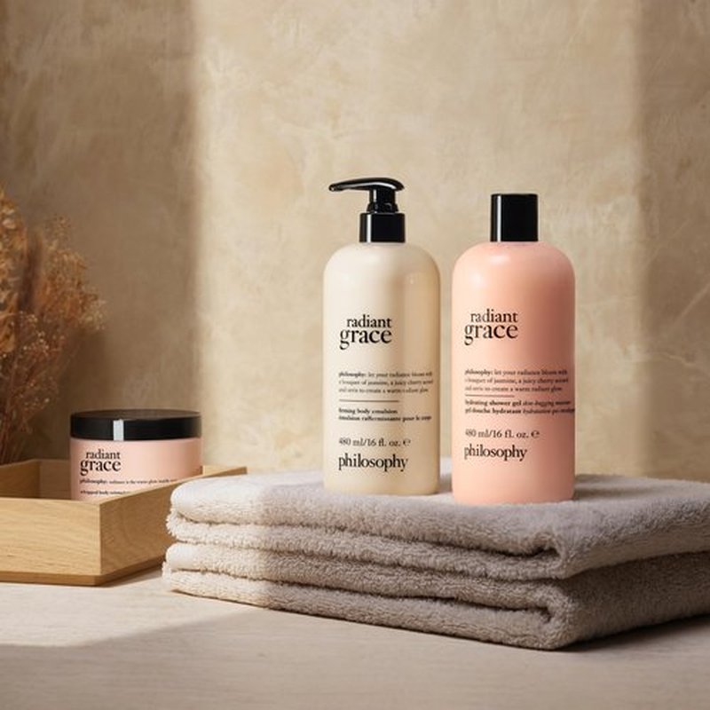 philosophy radiant grace hydrating bath & shower gel- cleanses, soothes & comforts dry skin - with notes of jasmine, black cherry & sandalwood - 16 fl oz
