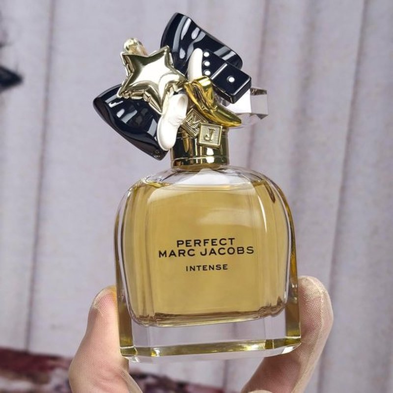 Marc Jacobs Perfect Intense Eau de Parfum - Woody Floral Women's Fragrance with Daffodil & Sandalwood