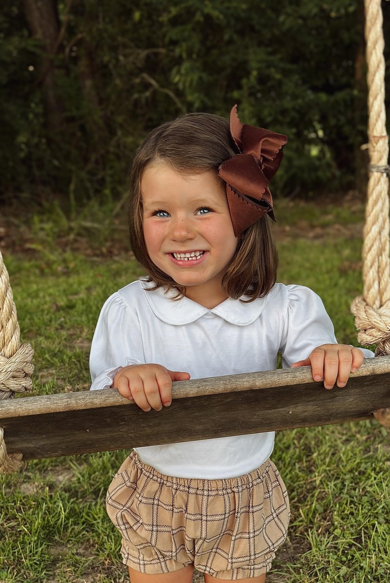 Wee Ones Girls' Grosgrain Hair Bow with Scalloped Edge Faux Velvet Overlay, Small King, Brown